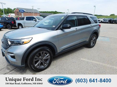 Used 2023 Ford Explorer XLT w/ Equipment Group 202A AWD/4WD image 4