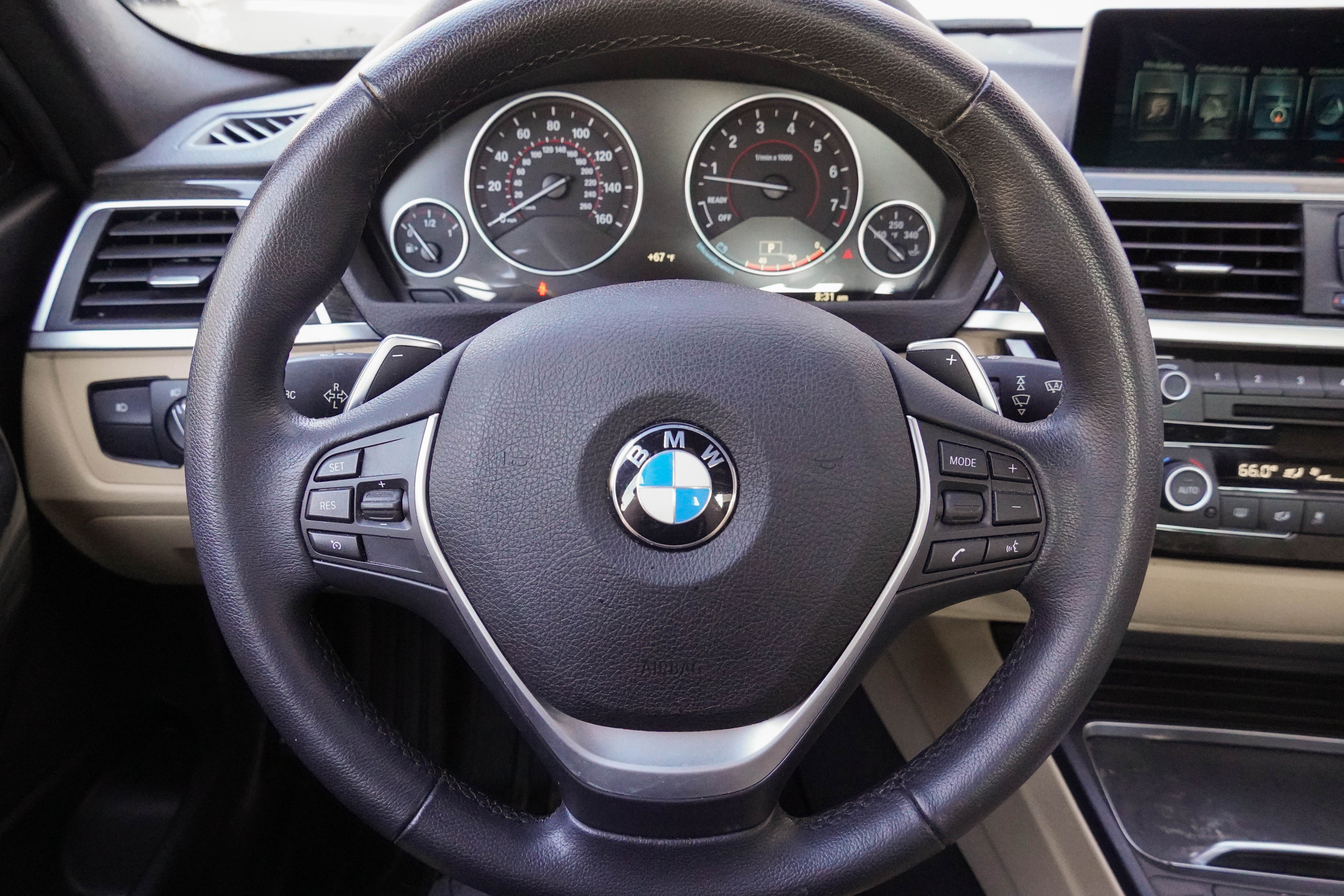 Used 2017 BMW 330i xDrive Sedan AWD/4WD image 14