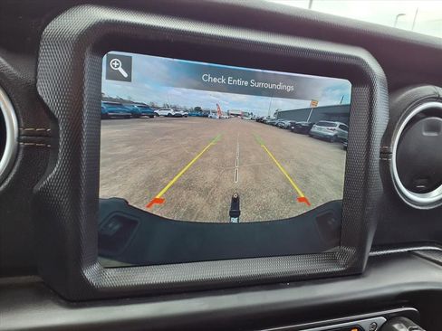 Used 2021 Jeep Gladiator Overland image 20