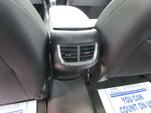 Used 2024 Chevrolet Malibu LT image 17