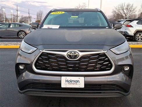 Certified 2023 Toyota Highlander XLE image 3