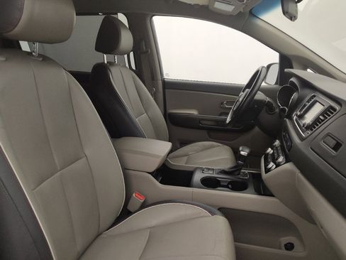 Used 2017 Kia Sedona LX w/ LX Essentials Premium Package FWD image 21