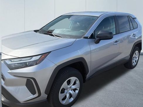 Used 2024 Toyota RAV4 LE AWD/4WD image 8