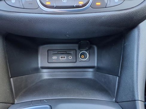 Used 2019 Chevrolet Equinox LT w/ Sun & Navigation Package image 27