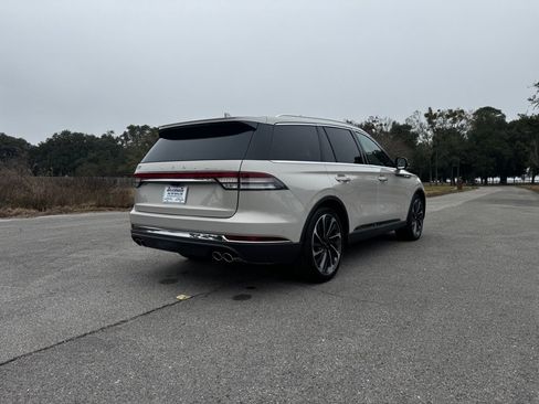 Used 2020 Lincoln Aviator Reserve w/ Equipment Group 202A image 5