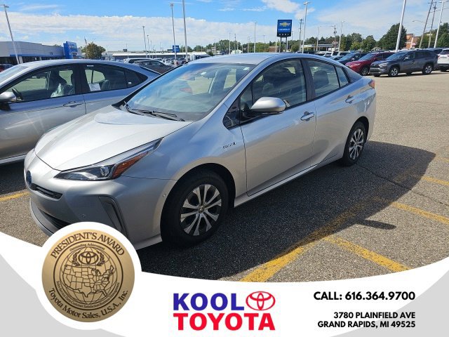 Used 2019 Toyota Prius LE AWD/4WD image 1