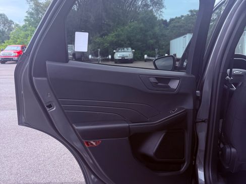 Used 2025 Ford Escape Active w/ Cold Weather Package AWD/4WD image 17