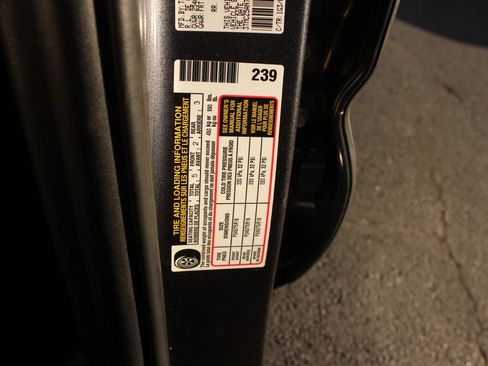 Used 2021 Toyota Tacoma SR5 AWD/4WD image 31