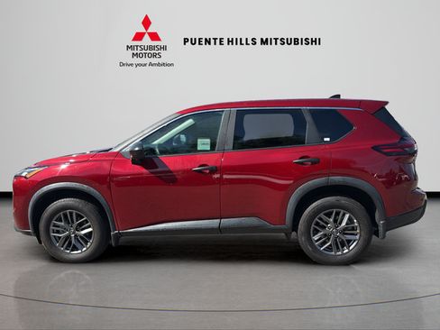 Used 2025 Nissan Rogue S AWD/4WD image 8