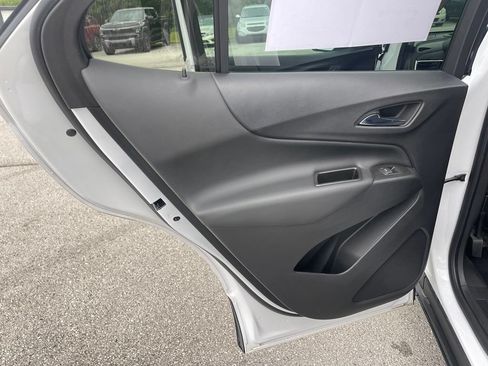 Used 2023 Chevrolet Equinox LT w/ LPO, Floor Liner Package AWD/4WD image 16