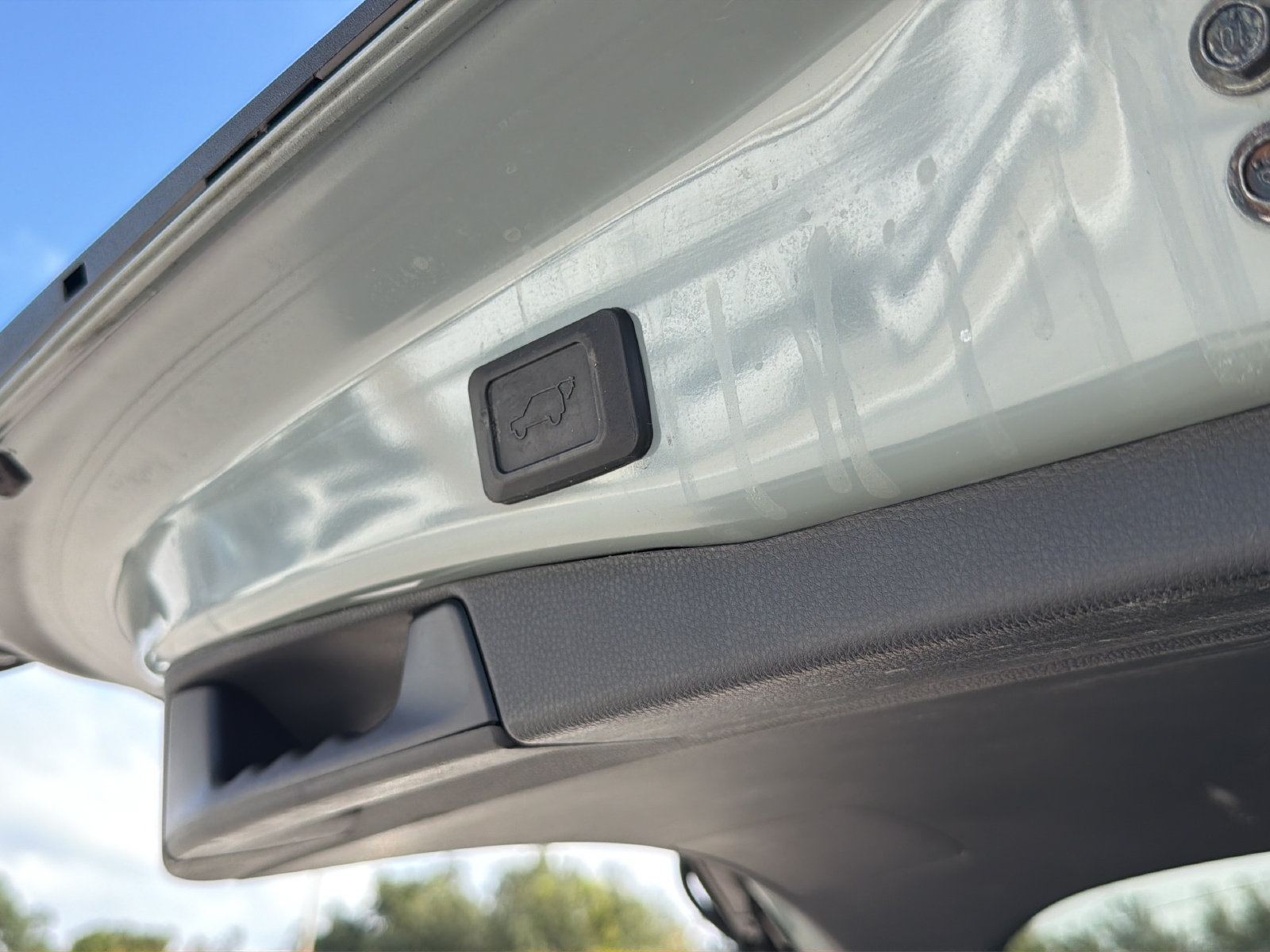 Used 2023 Toyota RAV4 XLE w/ Convenience Package FWD image 38
