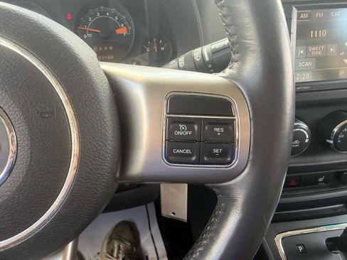 Used 2017 Jeep Patriot High Altitude AWD/4WD image 16