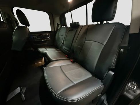 Used 2018 RAM 1500 Laramie image 25