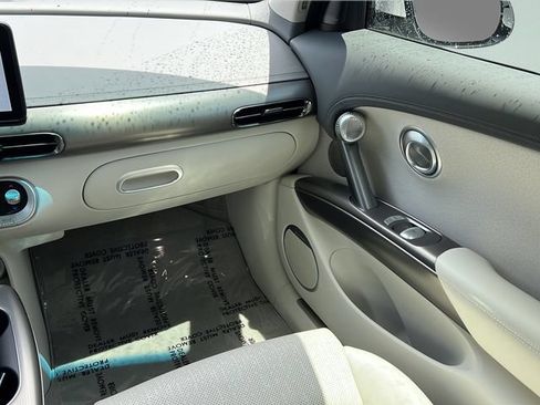 Certified 2023 Genesis GV60 Advanced AWD/4WD image 13