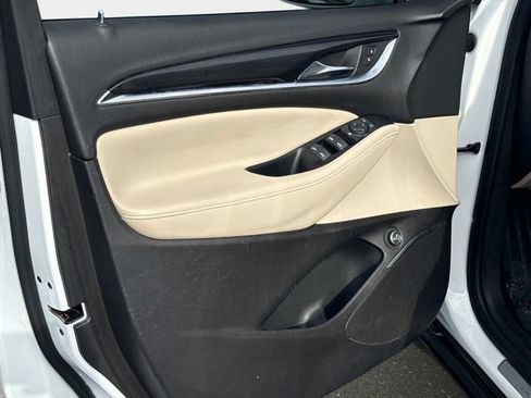 Used 2019 Buick Enclave Essence FWD image 14