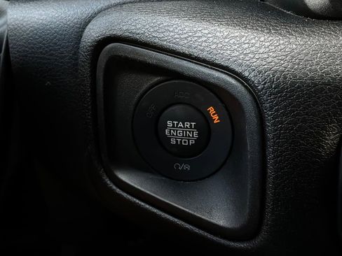 Used 2025 Jeep Wrangler Unlimited Sport AWD/4WD image 24