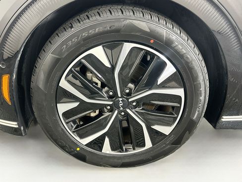 Used 2022 Kia EV6 Wind w/ Wind Technology Package AWD/4WD image 11