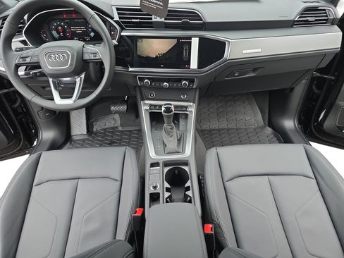New 2025 Audi Q3 2.0T Premium image 9
