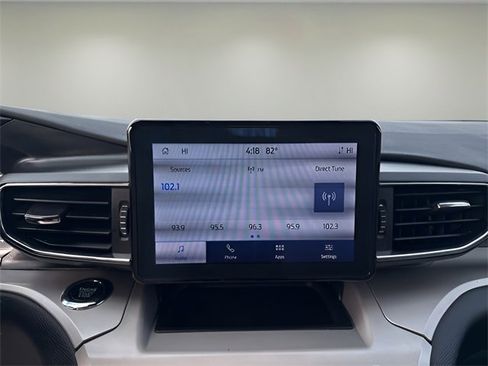 Used 2023 Ford Explorer XLT w/ Equipment Group 202A image 12