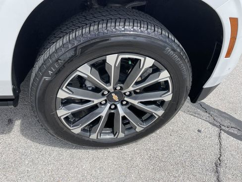 Used 2025 Chevrolet Tahoe High Country image 41