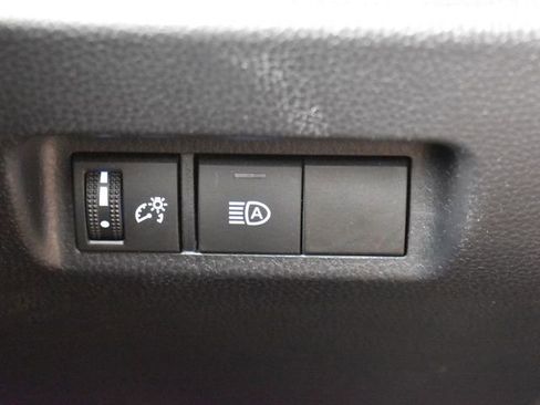 Used 2020 Toyota RAV4 XLE image 23
