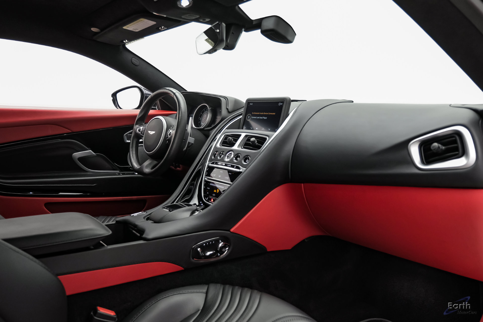 Used 2021 Aston Martin DB11 Coupe RWD image 38