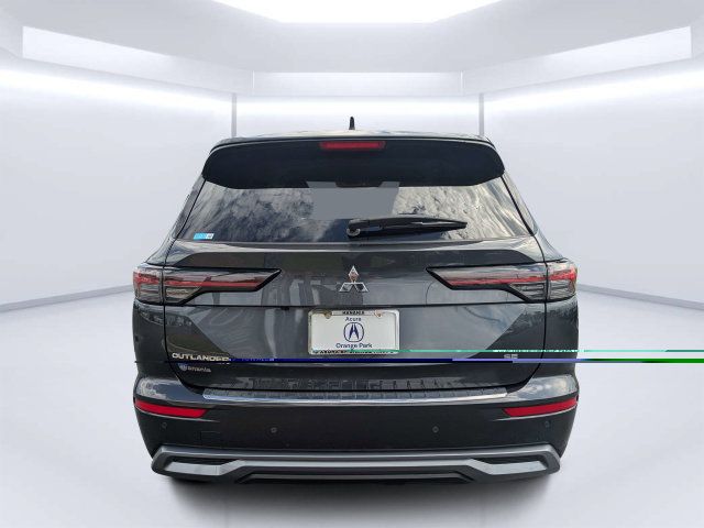 Used 2025 Mitsubishi Outlander SE FWD image 4
