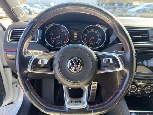 Used 2017 Volkswagen Jetta GLI image 20