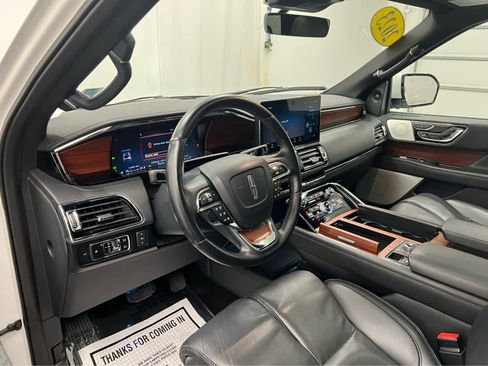 Used 2023 Lincoln Navigator L Reserve w/ Equipment Group 201A image 17