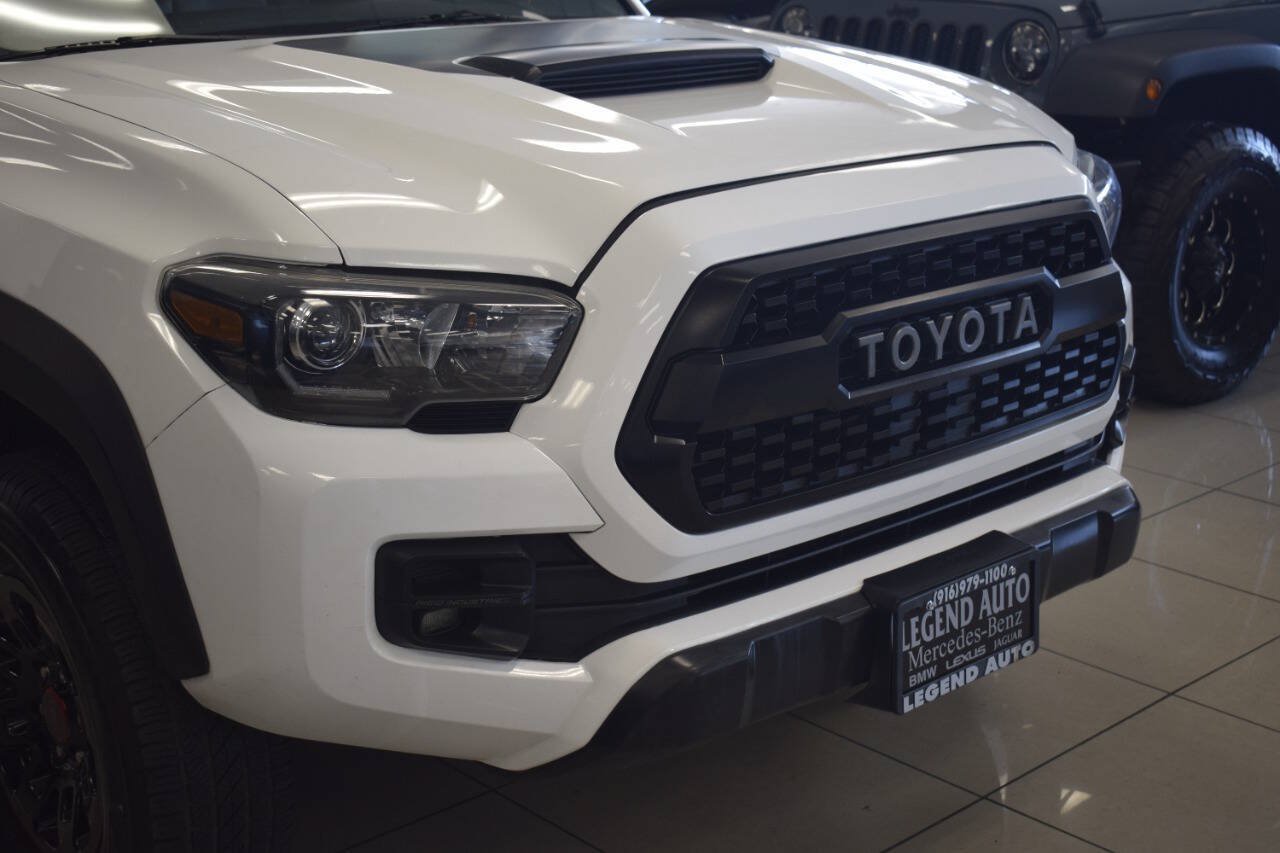 Used 2017 Toyota Tacoma TRD Pro AWD/4WD image 3