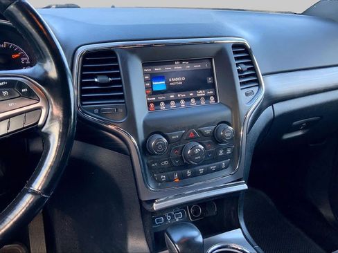 Used 2021 Jeep Grand Cherokee Freedom Edition RWD image 7