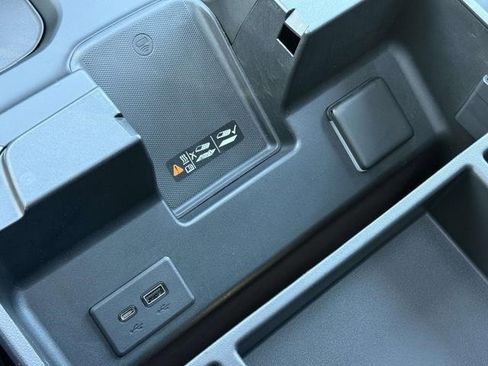 Used 2022 Chevrolet Silverado 1500 LT Trail Boss w/ LT Trail Boss Premium Package image 31