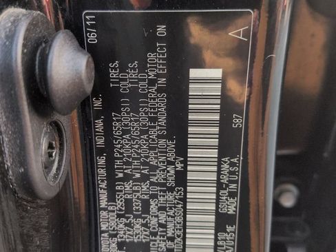 Used 2011 Toyota Highlander SE w/ Tow Pkg FWD image 30