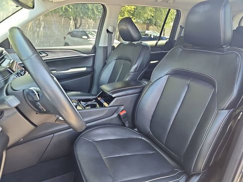Used 2021 Jeep Grand Cherokee L Limited AWD/4WD image 15