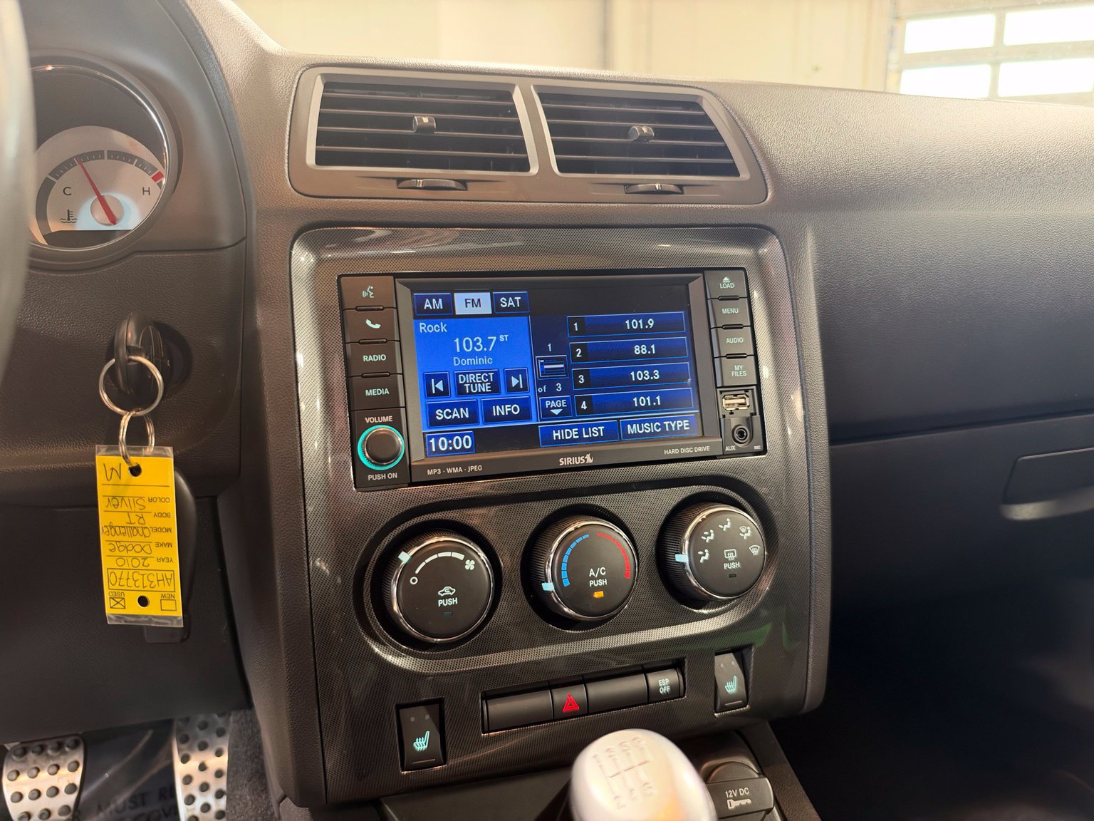 Used 2010 Dodge Challenger R/T RWD image 26