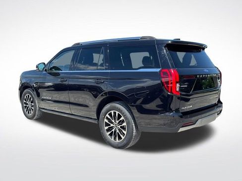 Used 2025 Ford Expedition Platinum AWD/4WD image 3