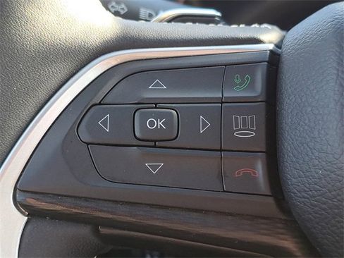 Used 2024 Jeep Grand Cherokee Altitude image 22