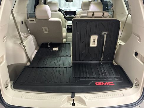 Used 2022 GMC Acadia Denali w/ Denali Ultimate Package AWD/4WD image 18