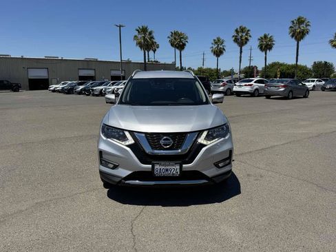 Used 2017 Nissan Rogue SL FWD image 4
