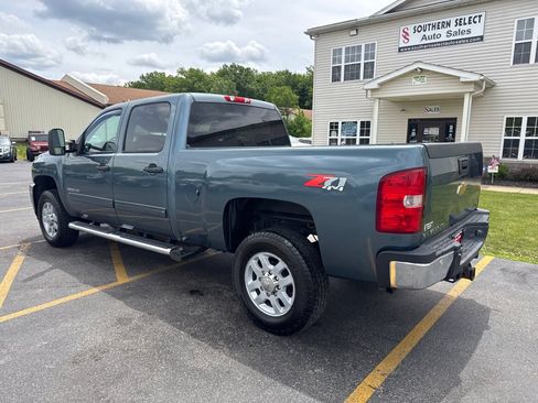 Used 2011 Chevrolet Silverado 3500 LT w/ Interior Plus Package AWD/4WD image 9