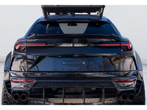 Used 2022 Lamborghini Urus image 11