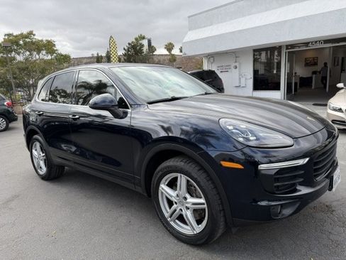 Used 2017 Porsche Cayenne w/ Premium Plus Package AWD/4WD image 10