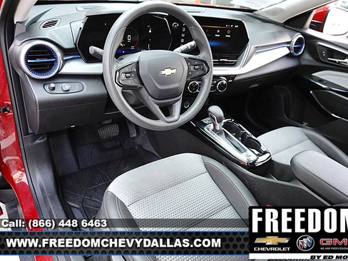 Used 2026 Chevrolet Trax LT FWD image 6