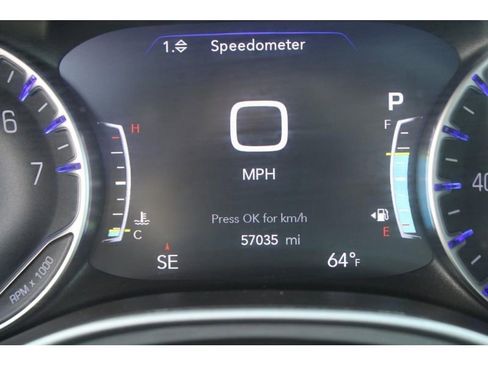 Used 2025 Chrysler Pacifica Limited image 22