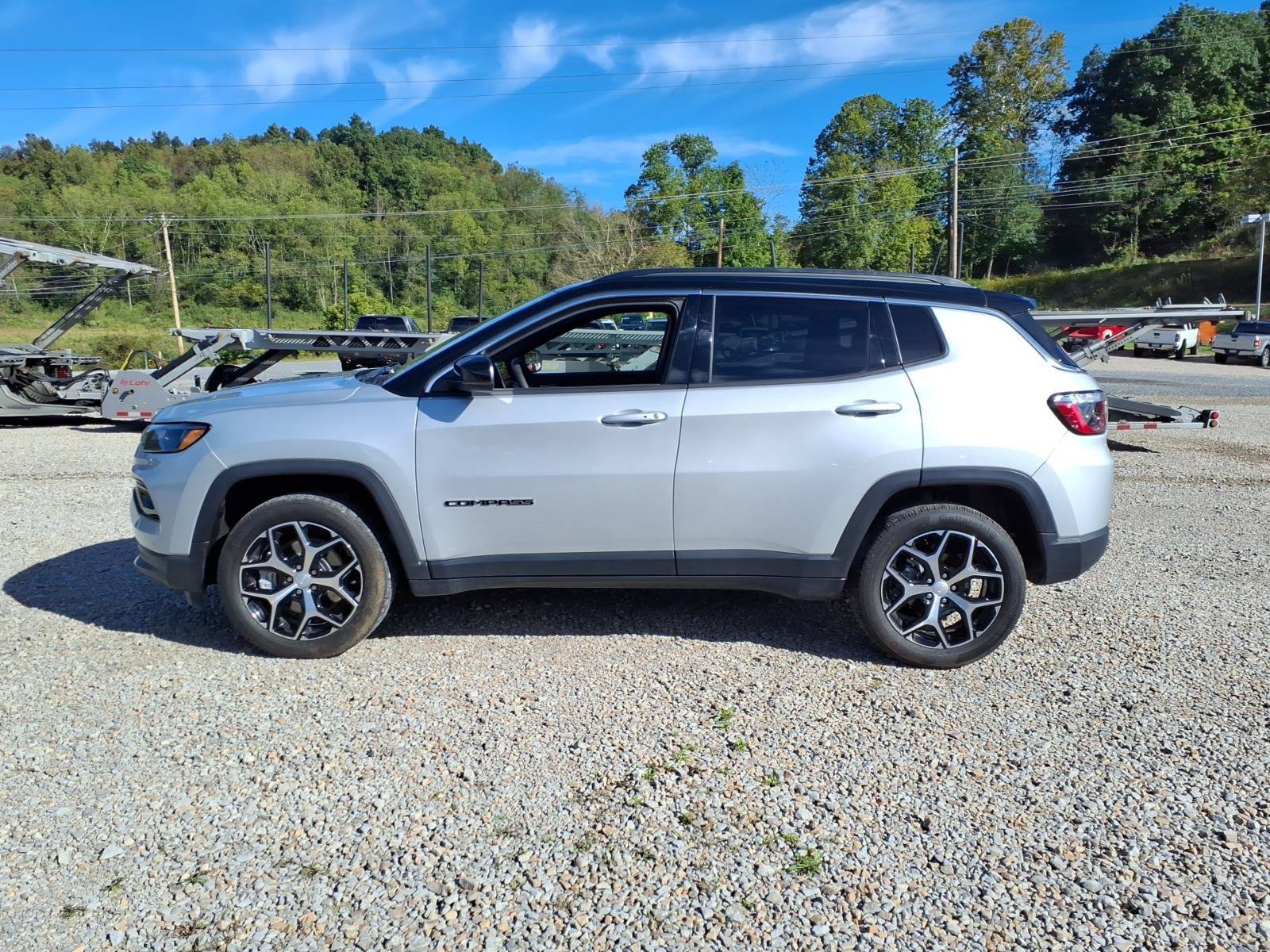 Used 2024 Jeep Compass Limited AWD/4WD image 8