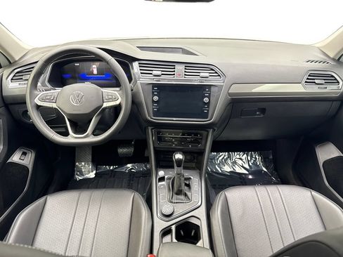 Used 2023 Volkswagen Tiguan SE AWD/4WD image 52