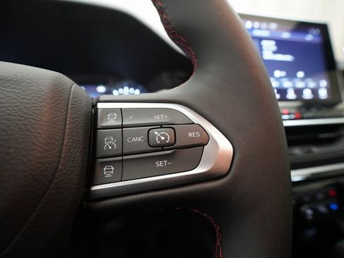 Used 2024 Jeep Compass Trailhawk w/ Trailhawk Convenience Group image 18