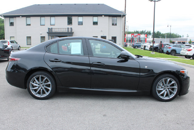 Used 2024 Alfa Romeo Giulia Ti AWD/4WD image 6