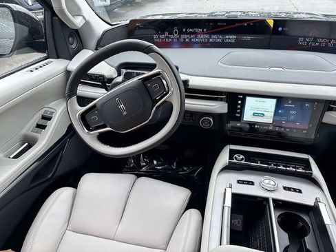 New 2026 Lincoln Navigator Reserve w/ Jet Appearance Package AWD/4WD image 14