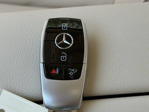 Used 2018 Mercedes-Benz E 300 4MATIC image 21